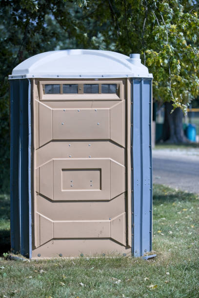 Porta potty delivery and setup in Hayward, WI